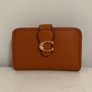 Coach Tabby medium wallet in Canyon